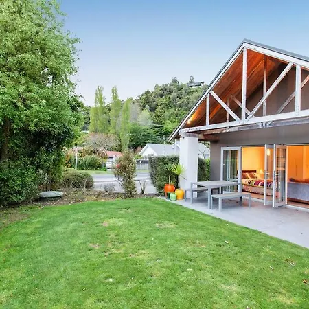 Lake Okareka Cottage